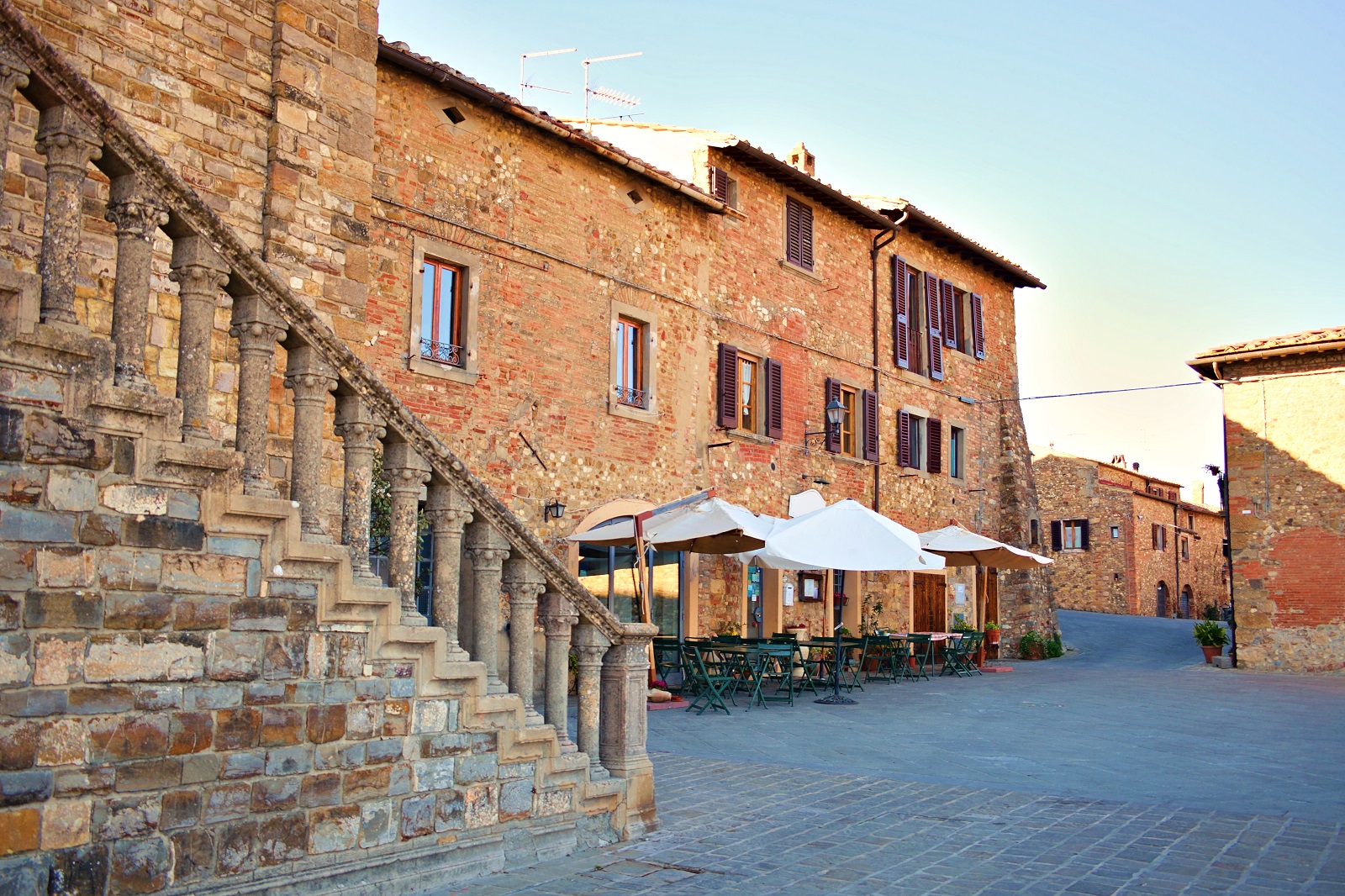 Barberino-Val-DElsa-Chianti-Restaurant-Shutterstock