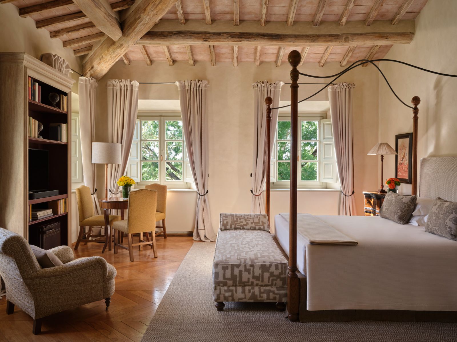casa-biondi-tuscany-bedroom-1