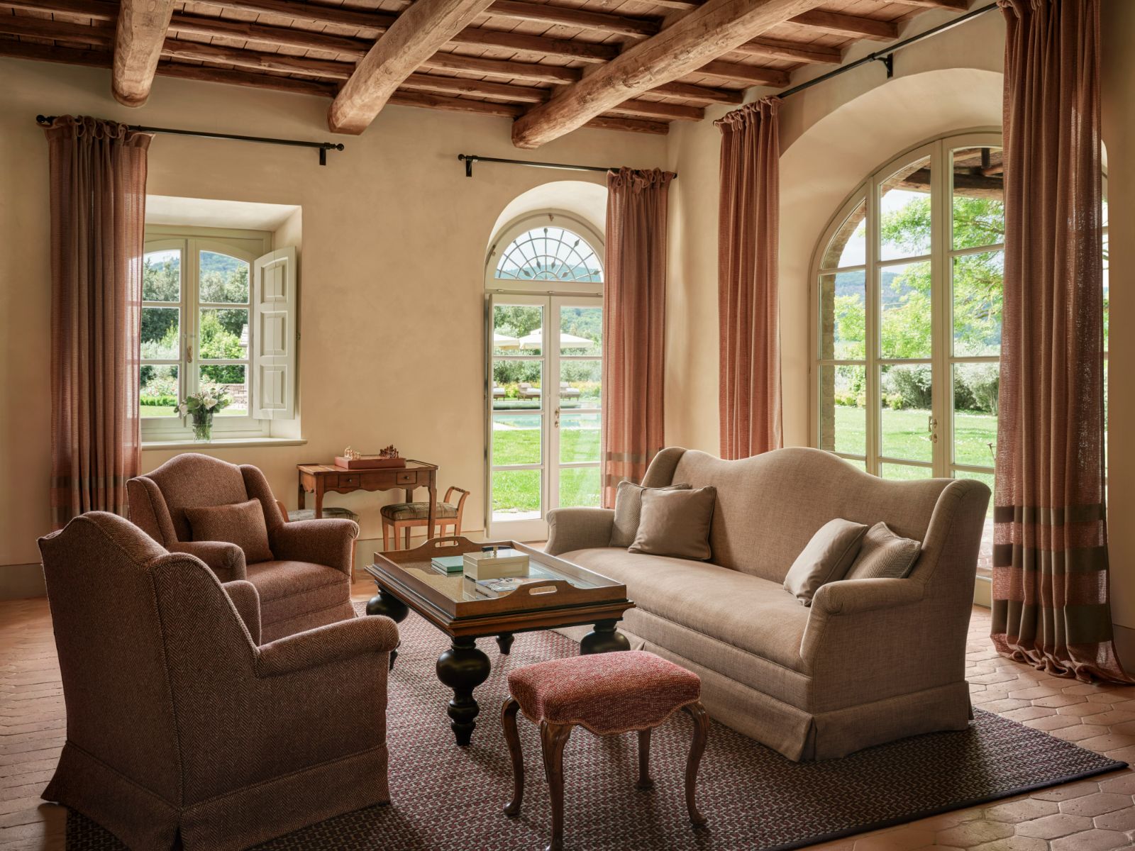 casa-biondi-tuscany-living-room