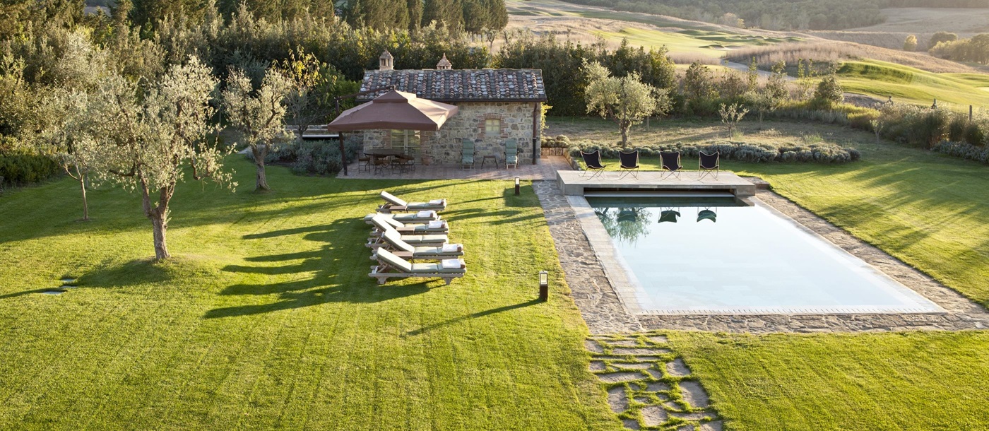 Swimming pool and pool house of Casa Biondi, Tuscany