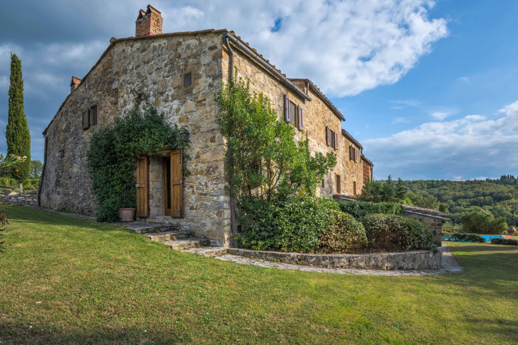 Exterior view of Casa Picchio in Tuscany