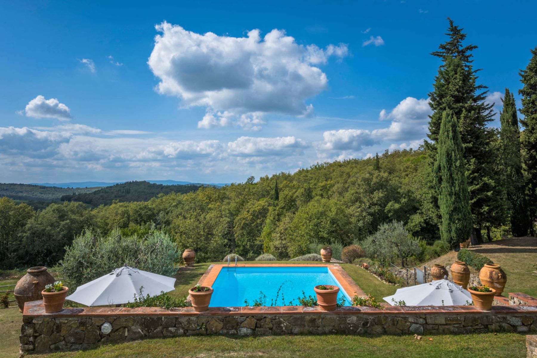 Swimming pool views from Casa Picchio in Tuscany