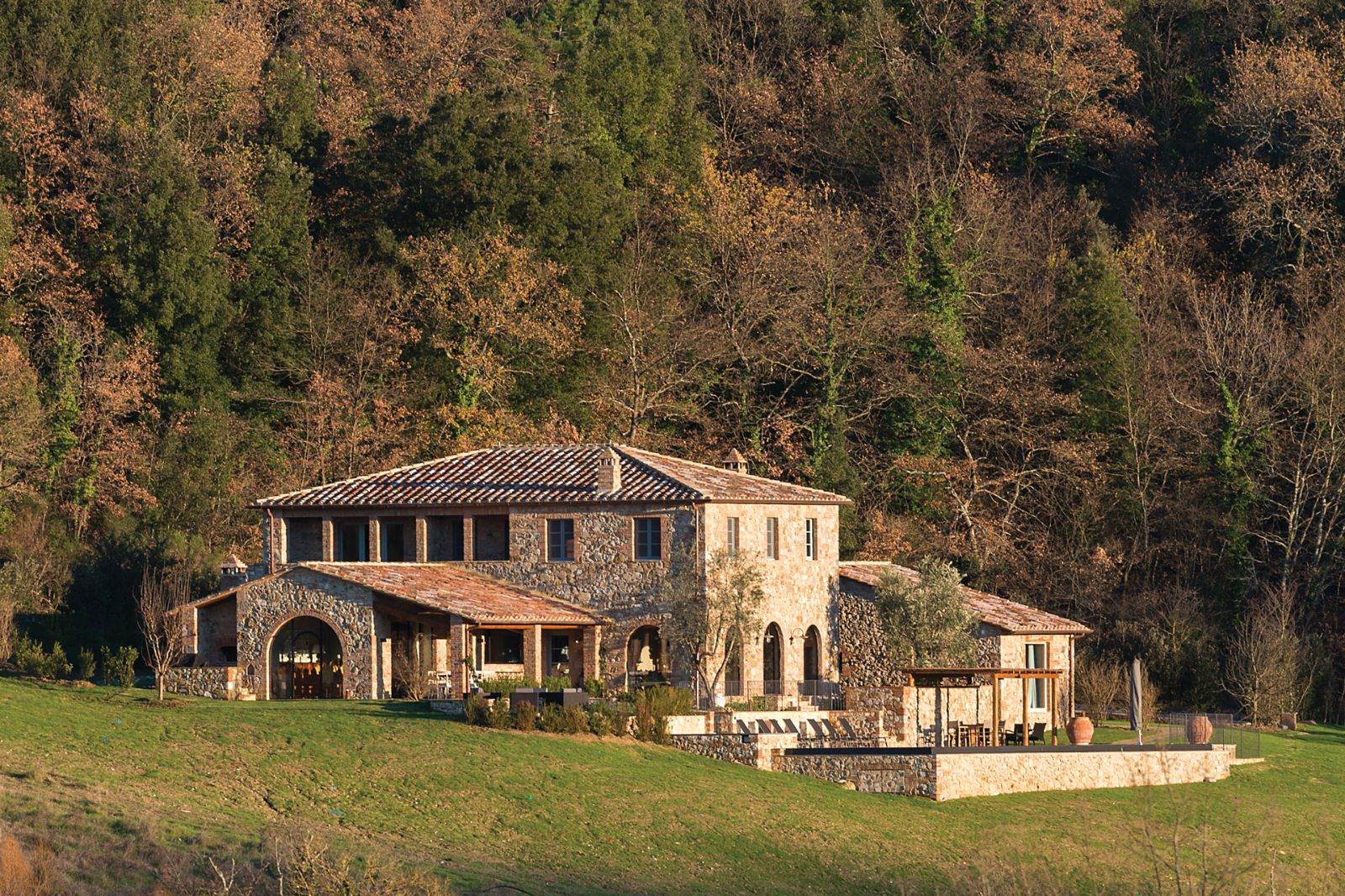 Casale-cinelli-Italy-Tuscany-Far-External