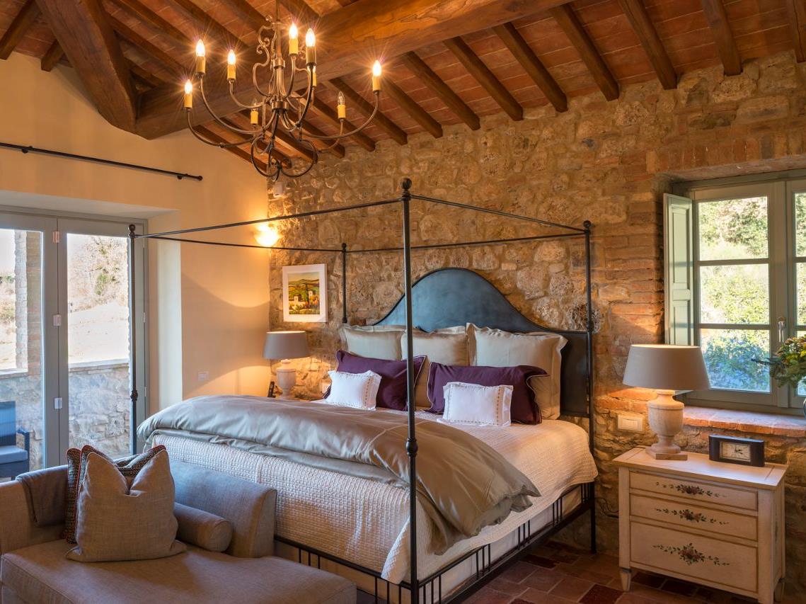 Casale-cinelli-Italy-Tuscany-Master-Room