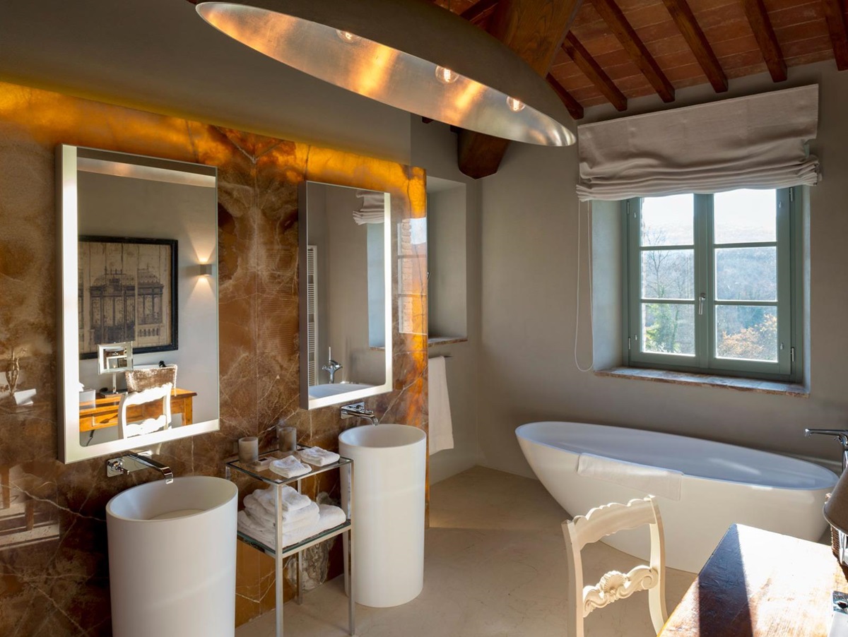 Casale-cinelli-Italy-Tuscany-Bathroom2