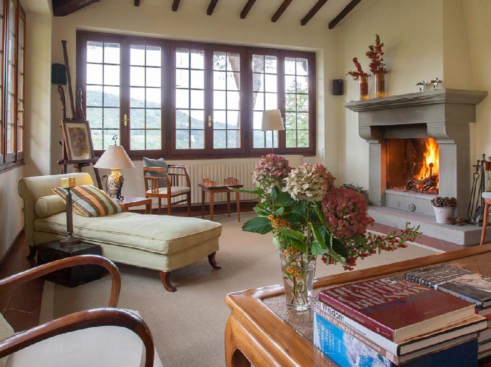 Living room of villa Casale di Fiesole in Tuscany