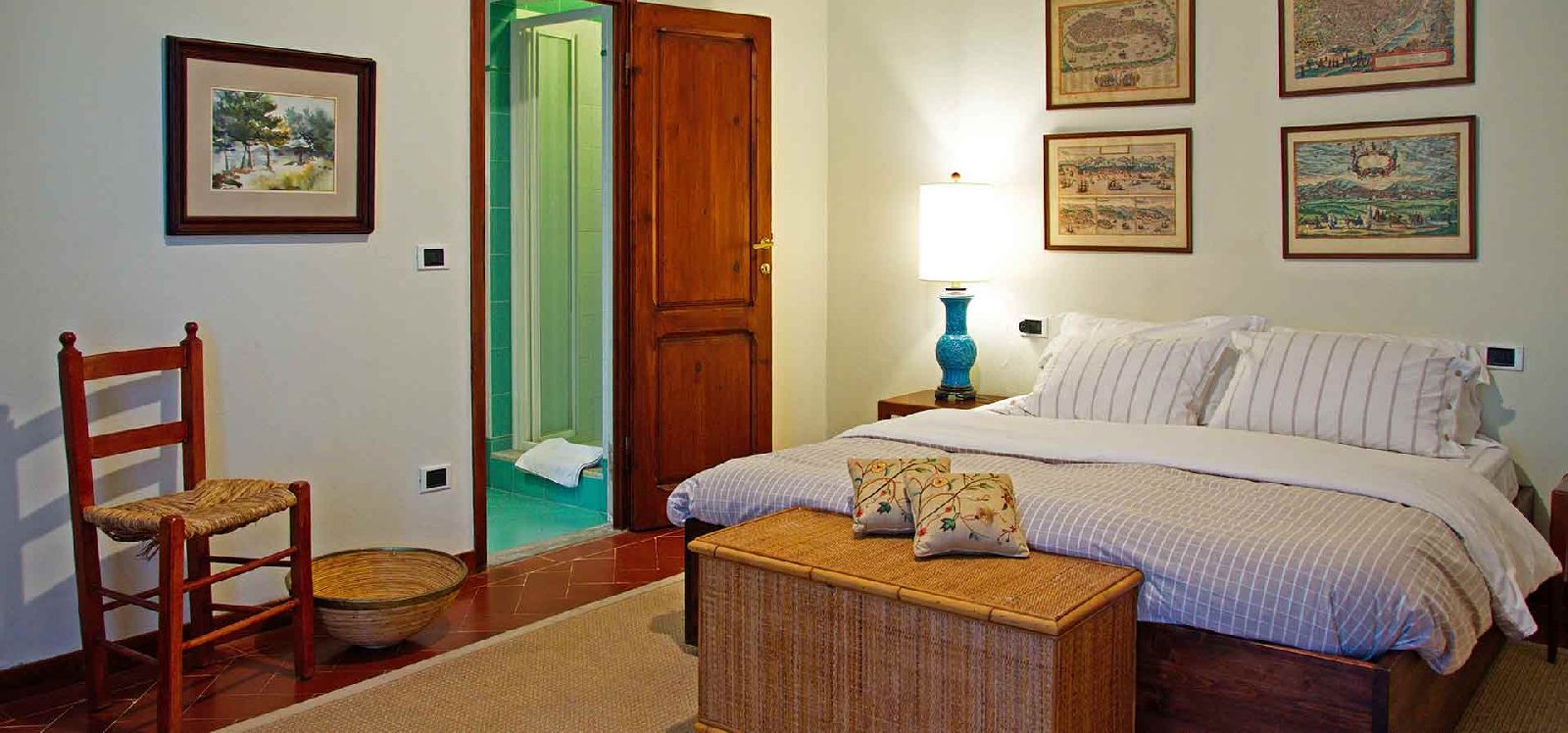 Guest room at villa Casale di Fiesole in Tuscany