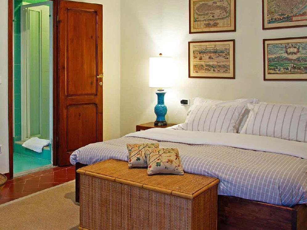 Guest room at villa Casale di Fiesole in Tuscany