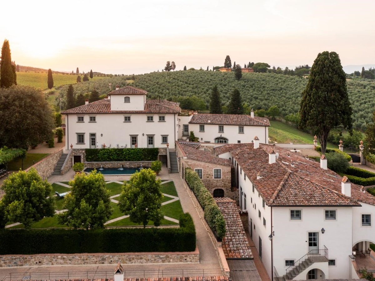 An overview of Castel_Botticelli.
