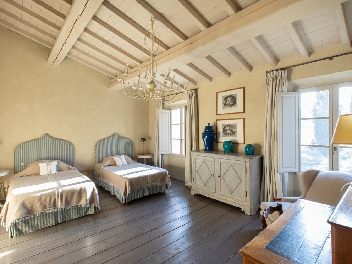 Bedroom at Il Serratone villa in Tuscany Italy