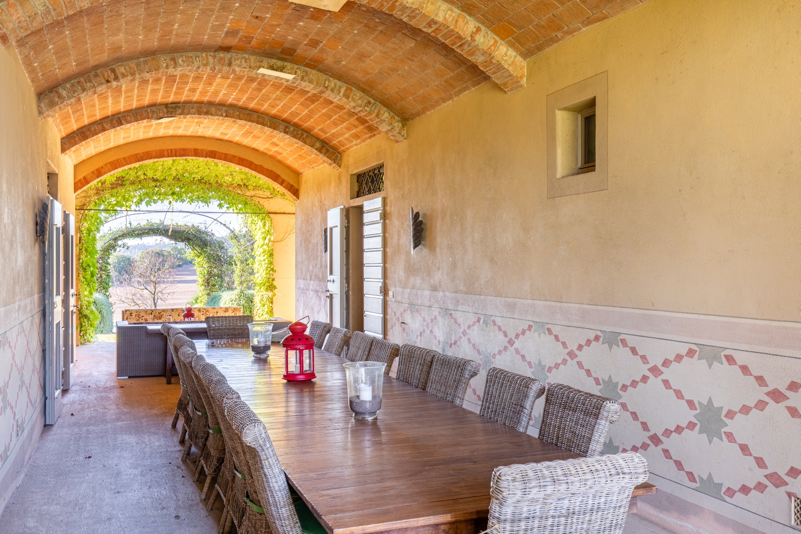 Outdoor dining at Il Serratone villa in Tuscany Italy
