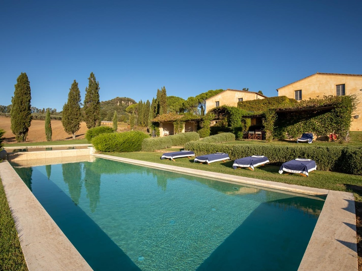 Pool at Il Serratone villa in Tuscany Italy