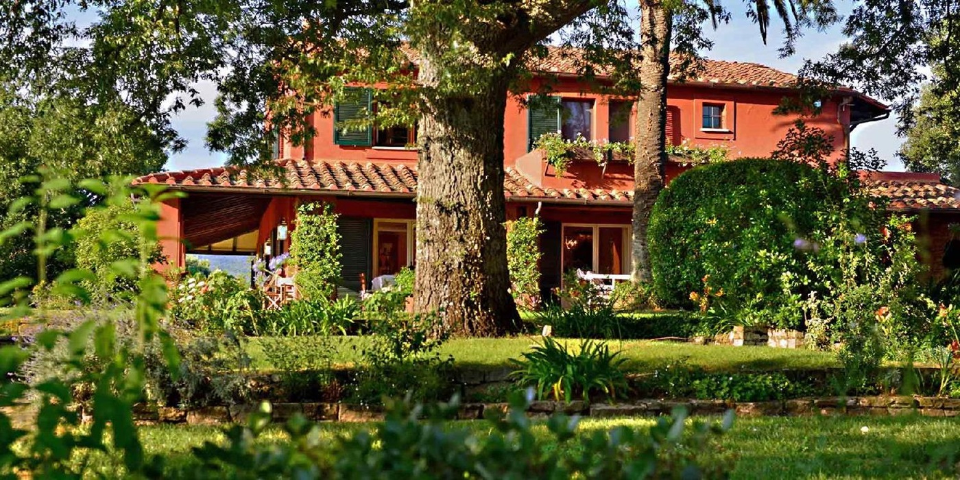 Exterior of villa La Civetta in Tuscany