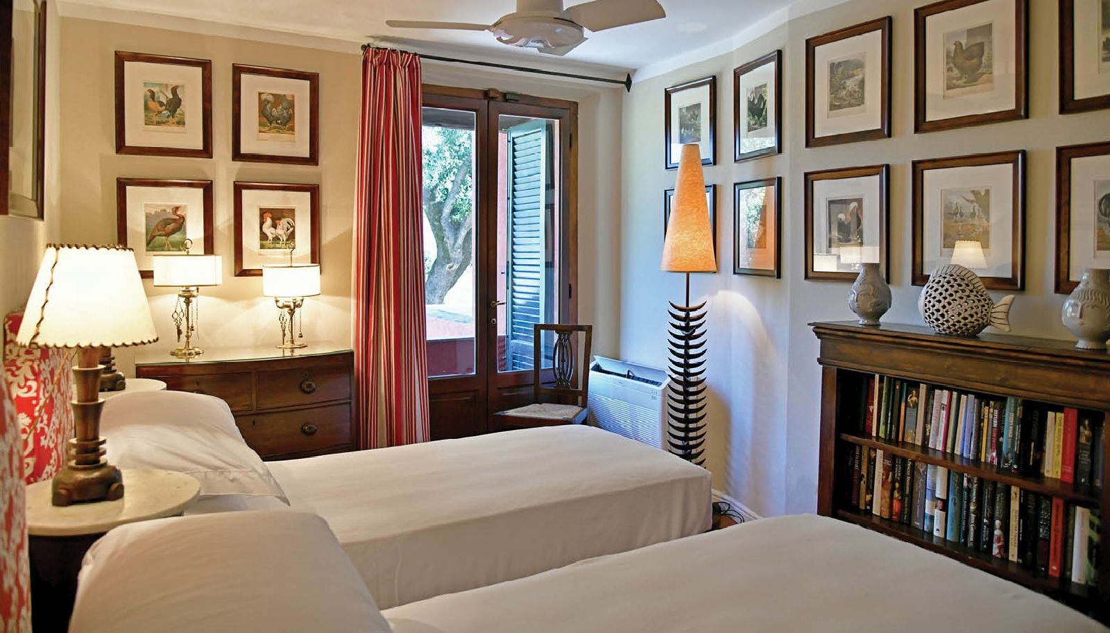 Twin room at villa La Civetta in Tuscany