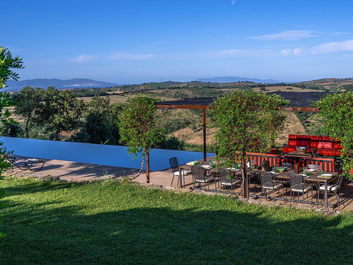Outdoor terrace 2 at La Collina Farmhouse