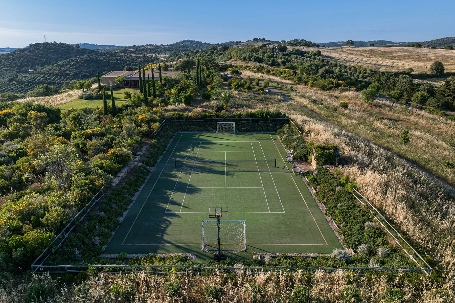 Tennis court at La Collina Farmhouse
