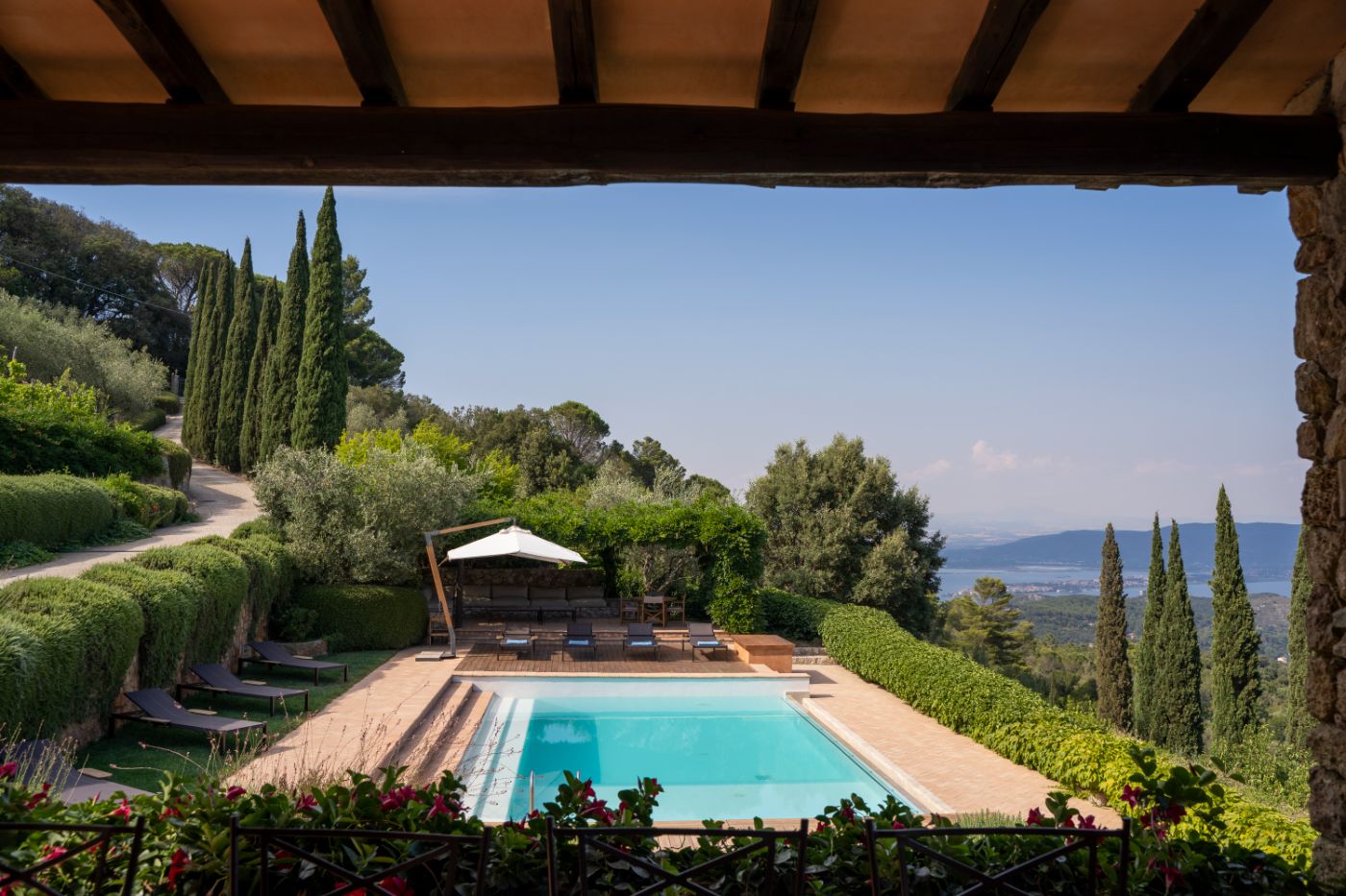 A view of the pool from La Feniglia.