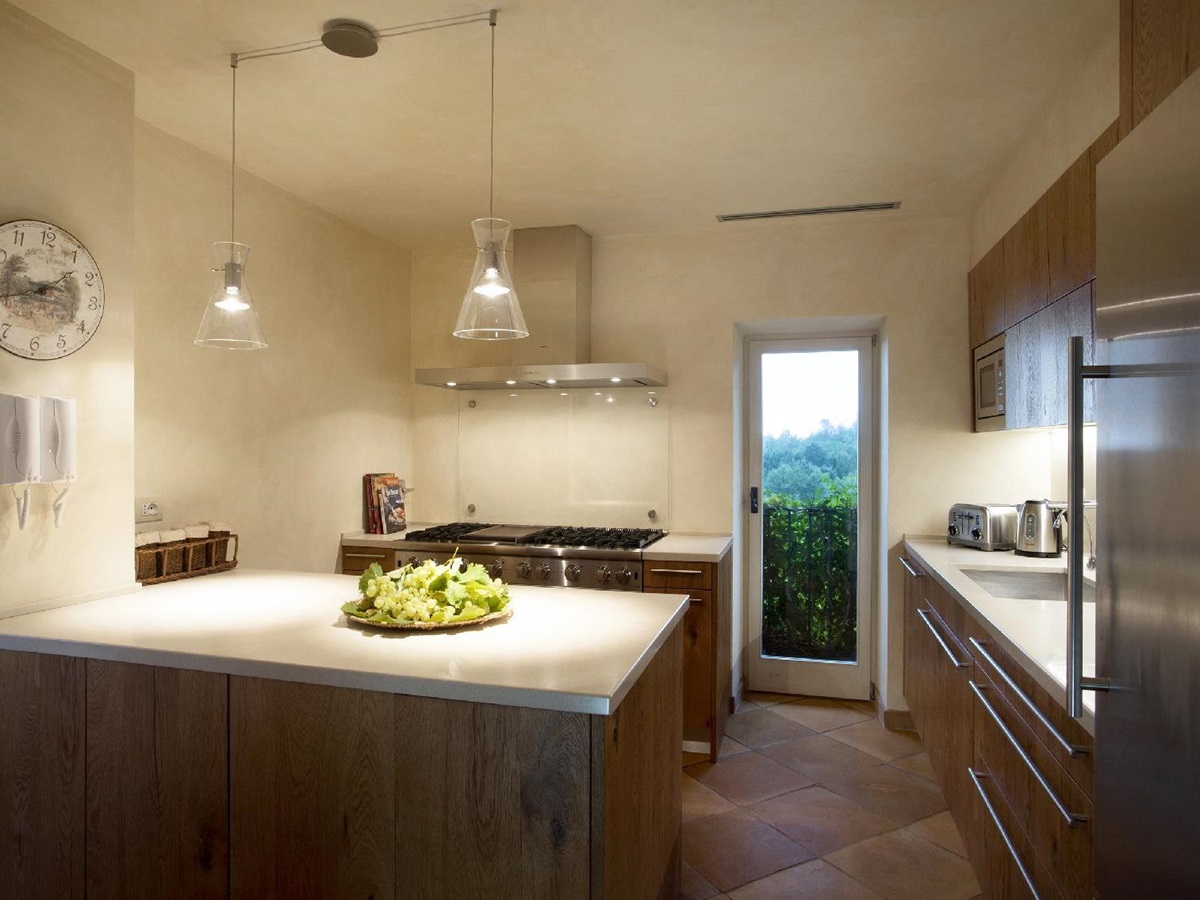 the kitchen of La Feniglia, Tuscany