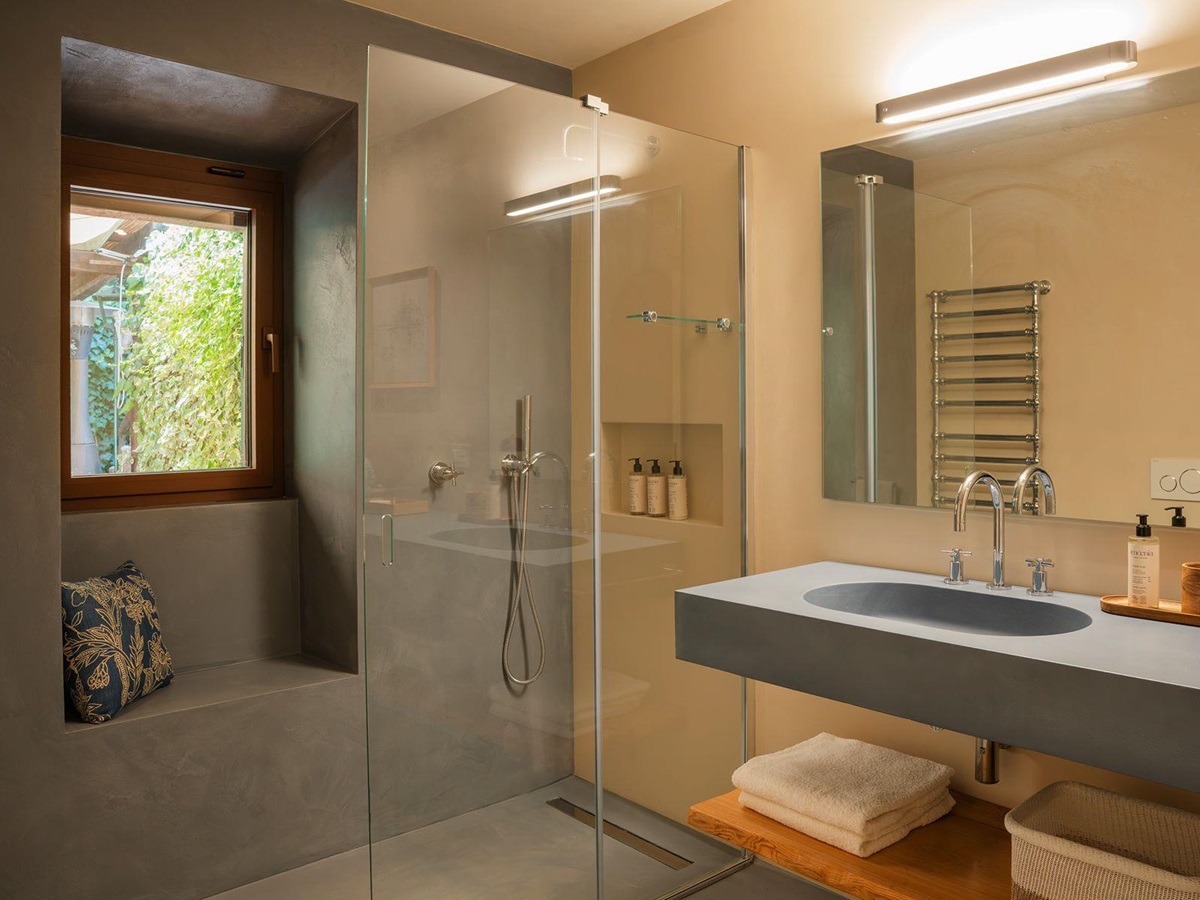 Bathroom at La Feniglia