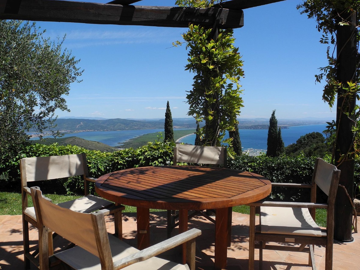 the terrace at the swimming pool of La Feniglia, Tuscany