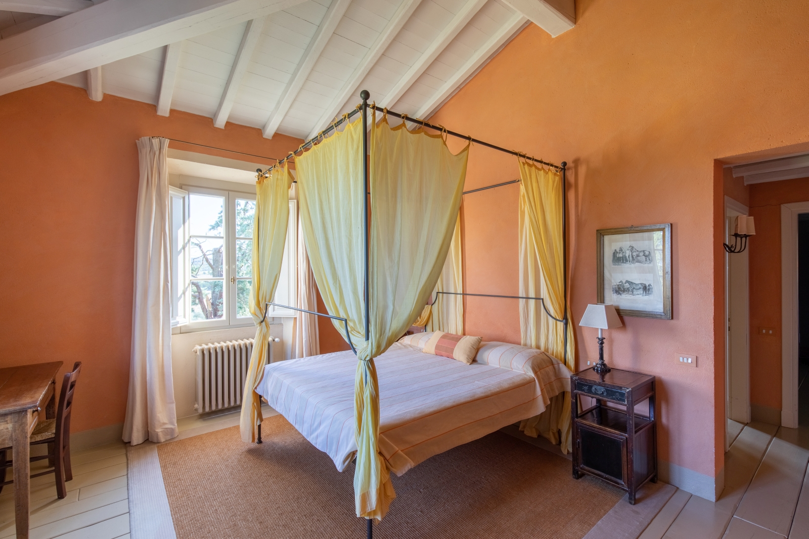 Bedroom La Vigna villa in Tuscany Italy
