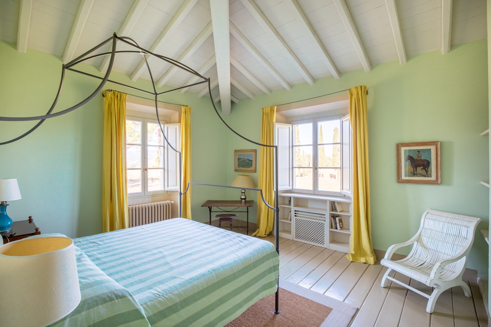 Bedroom La Vigna villa in Tuscany Italy