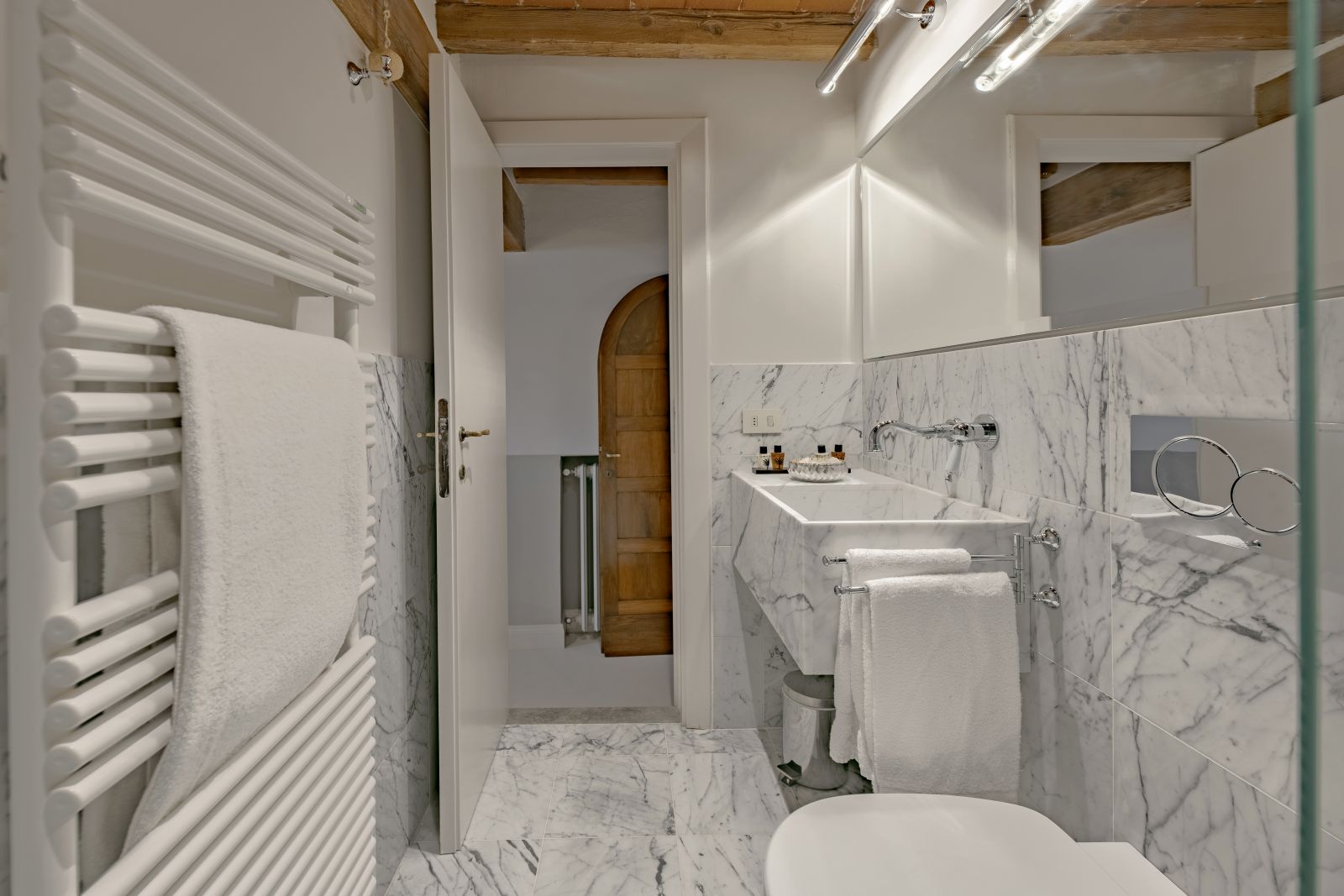 the bathroom at La Viscontina