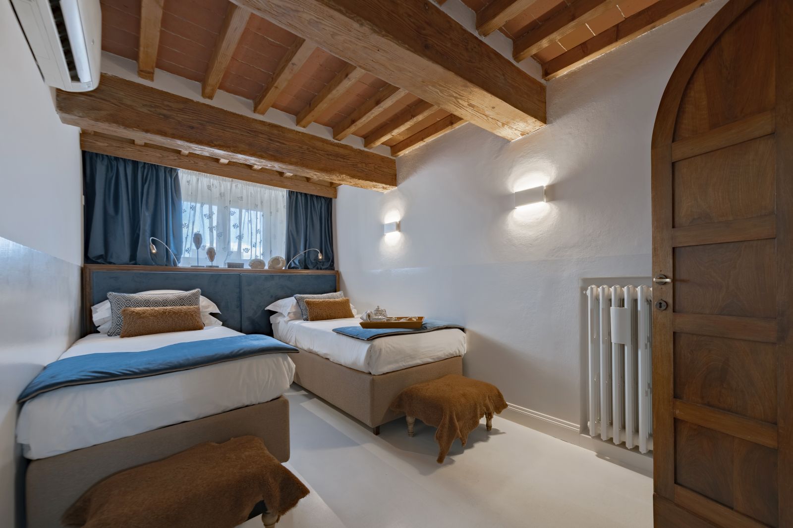 the twin bedroom