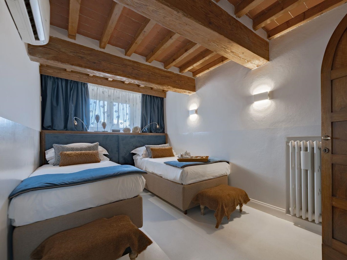 the twin bedroom