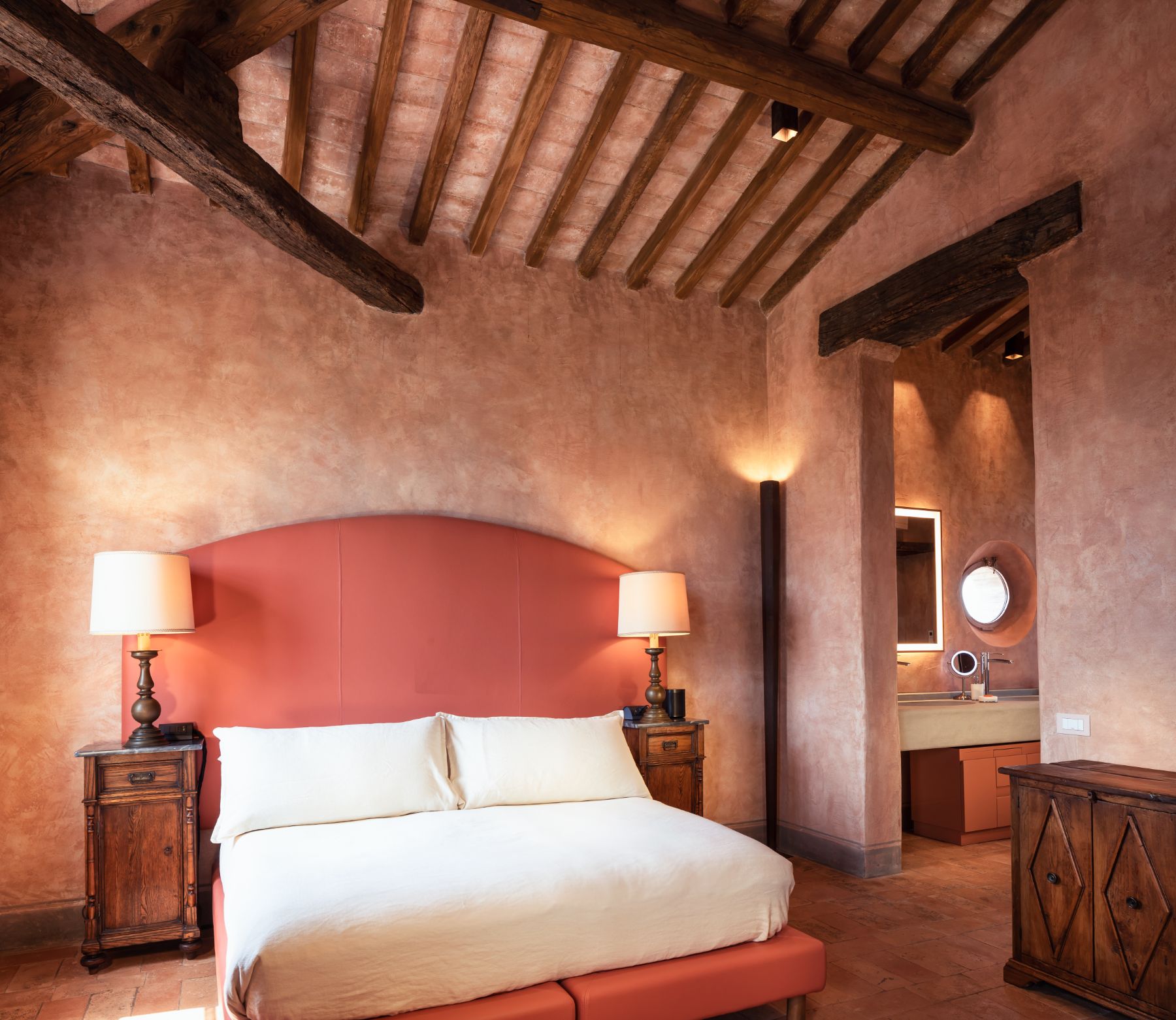 Coral double bedroom at Podere Martino in Tuscany