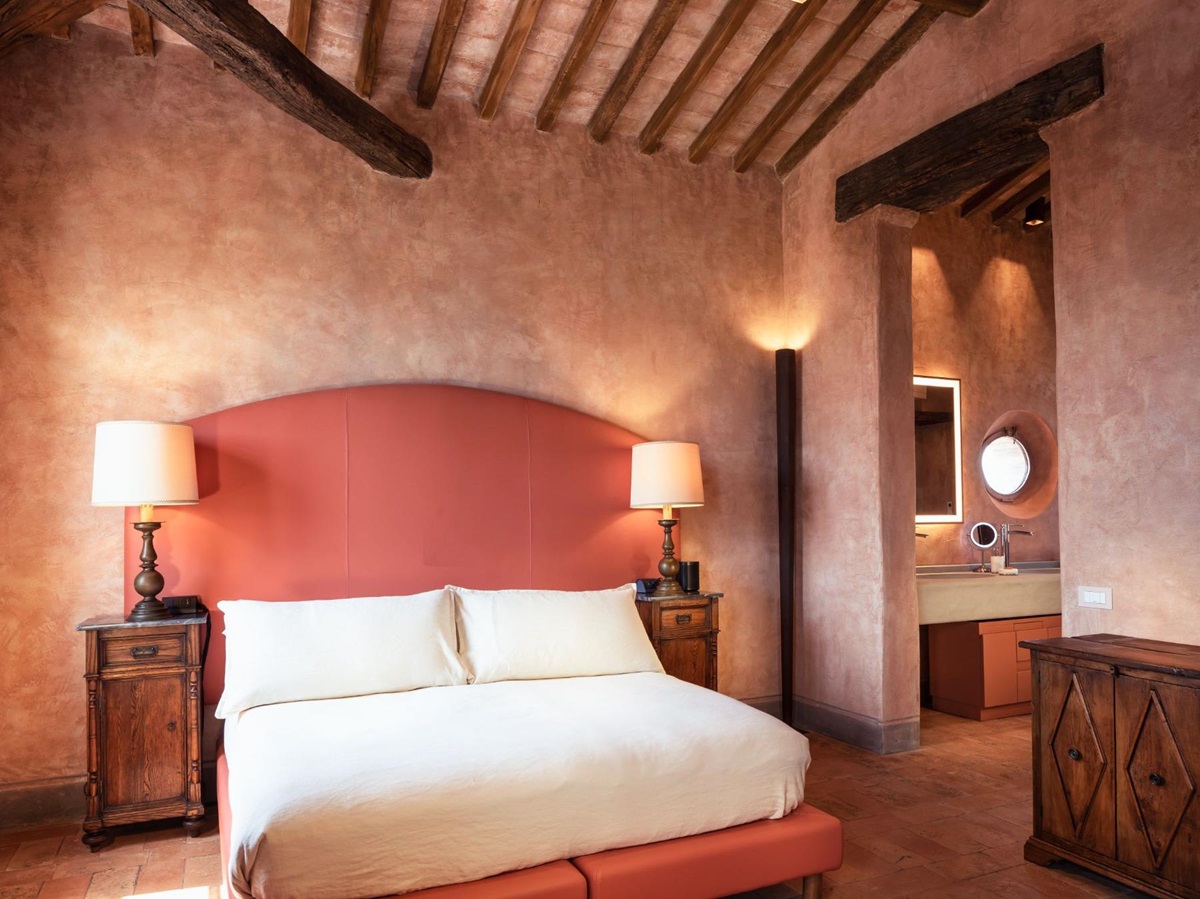 Coral double bedroom at Podere Martino in Tuscany