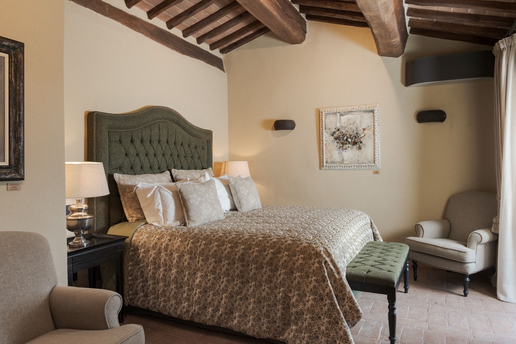 Bedroom at Villa Ardore in Tuscany, Italy