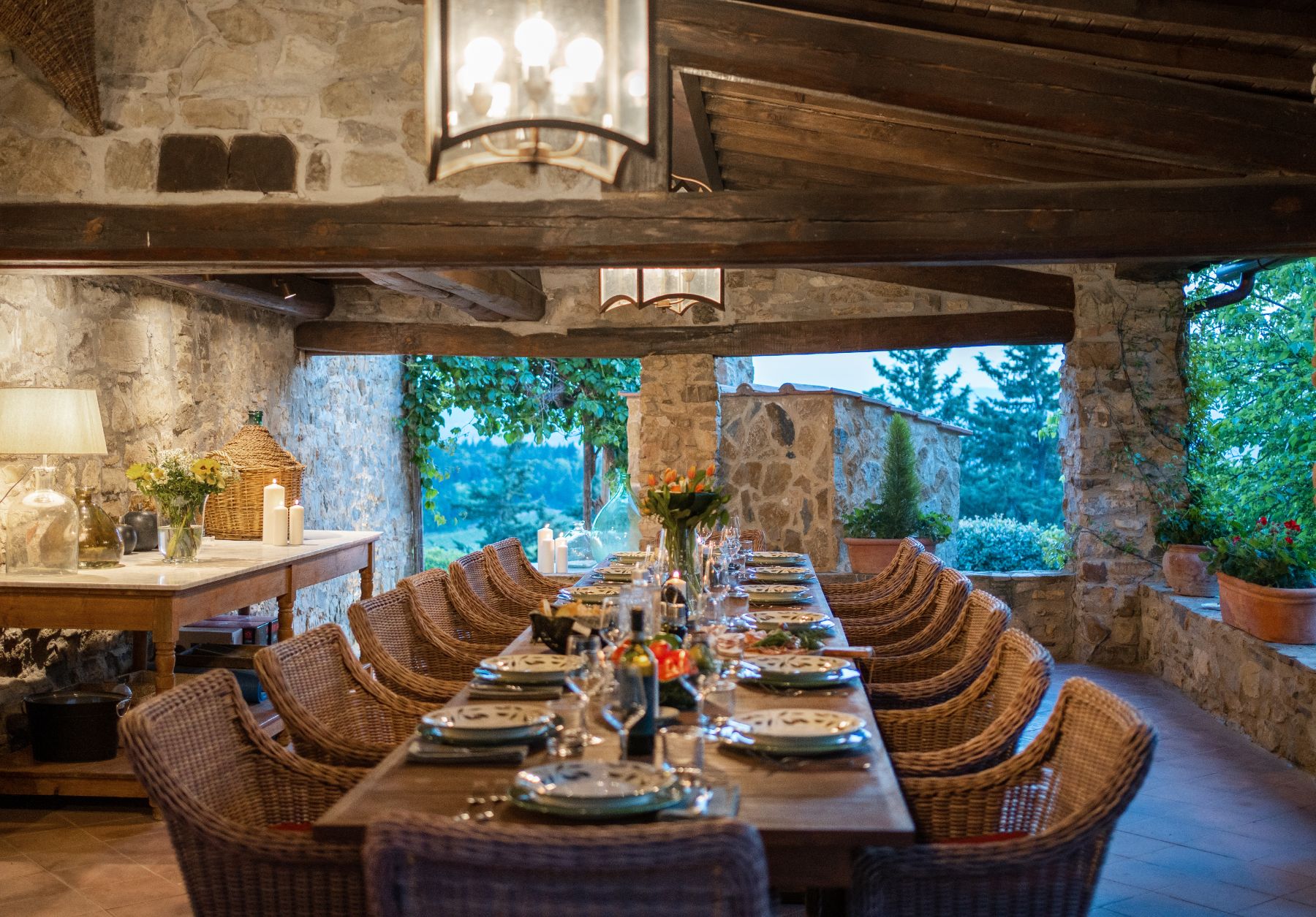 Outdoor dining at Villa Ardore in Tuscany, Italy