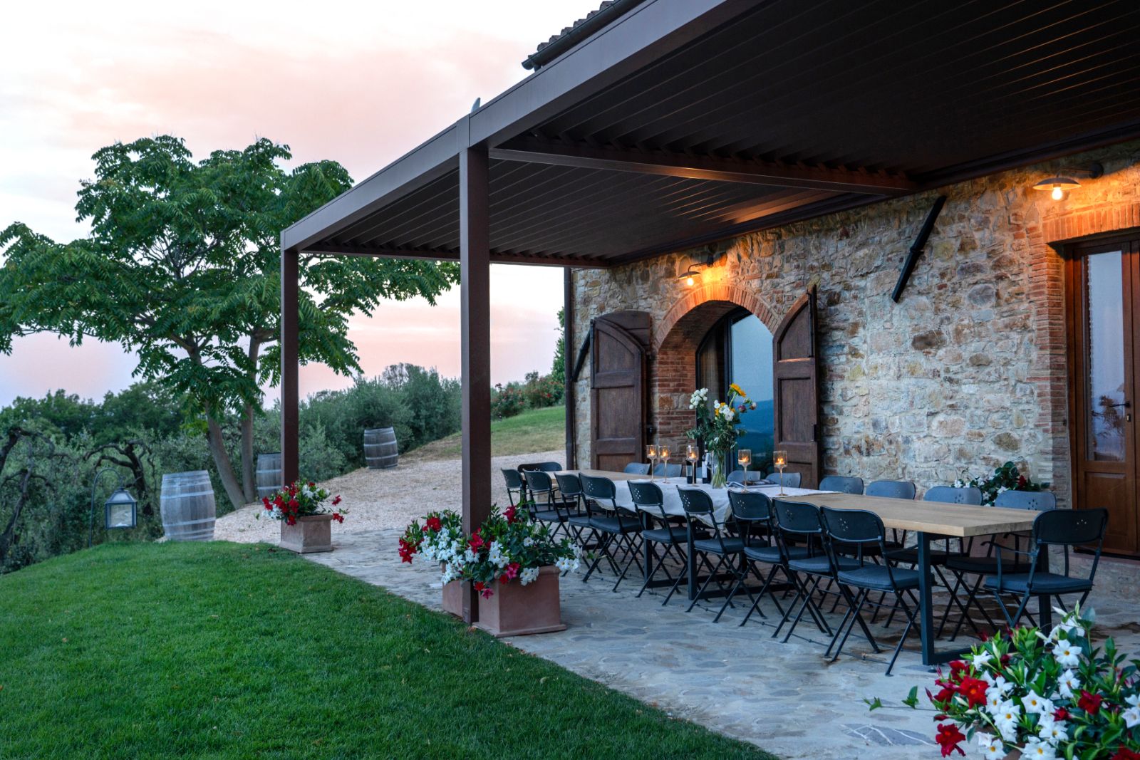 Outdoor Dining at Villa Cispiano in Tuscany