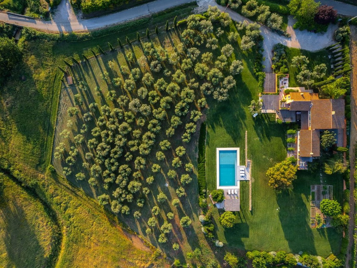 An aerial bird's eye view of Villa del Gelso.