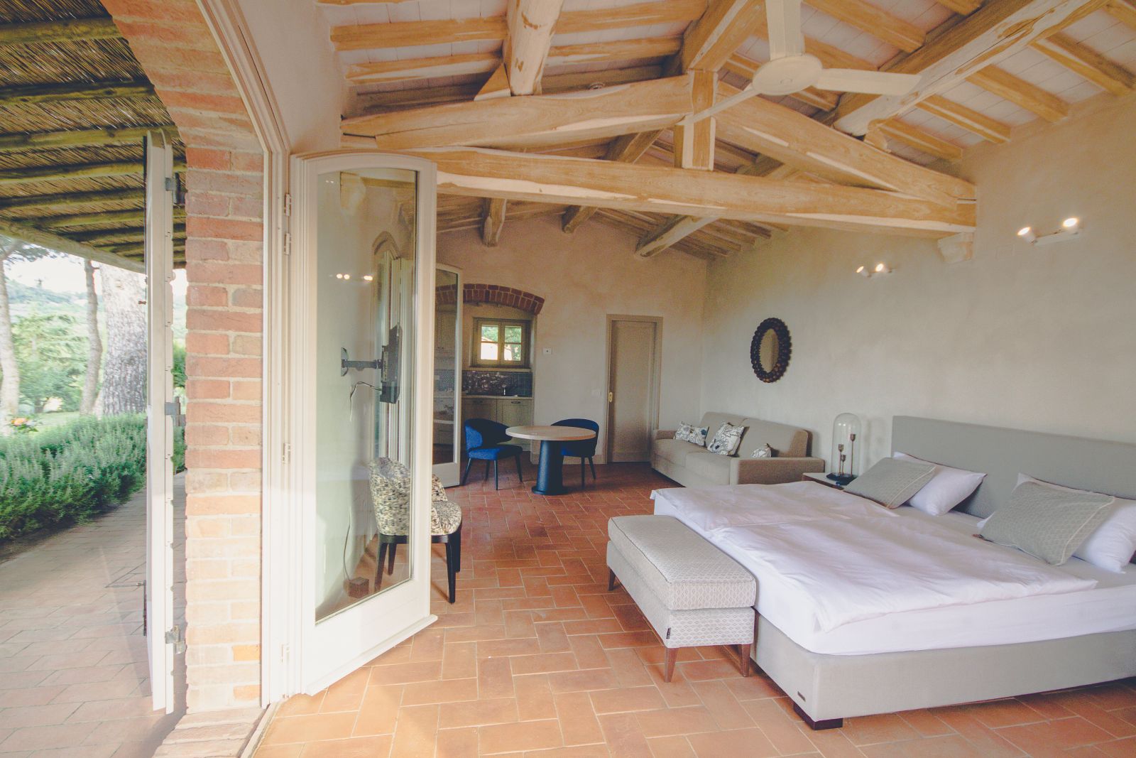 the dependance at villa dell angelo