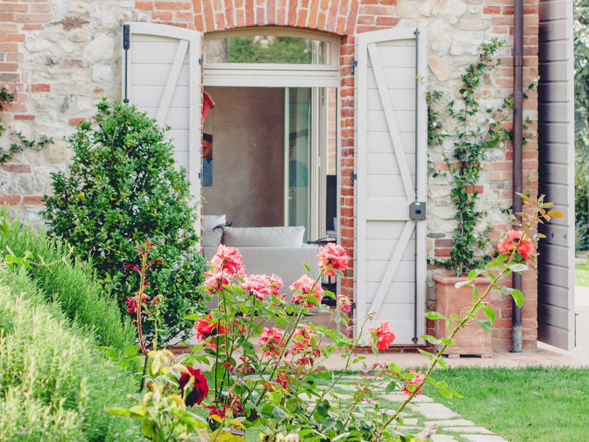 the exterior at the villa
