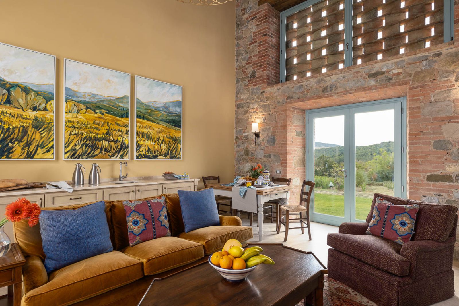 Villa-DElsa-Italy-Tuscany-Guest-Livingroom