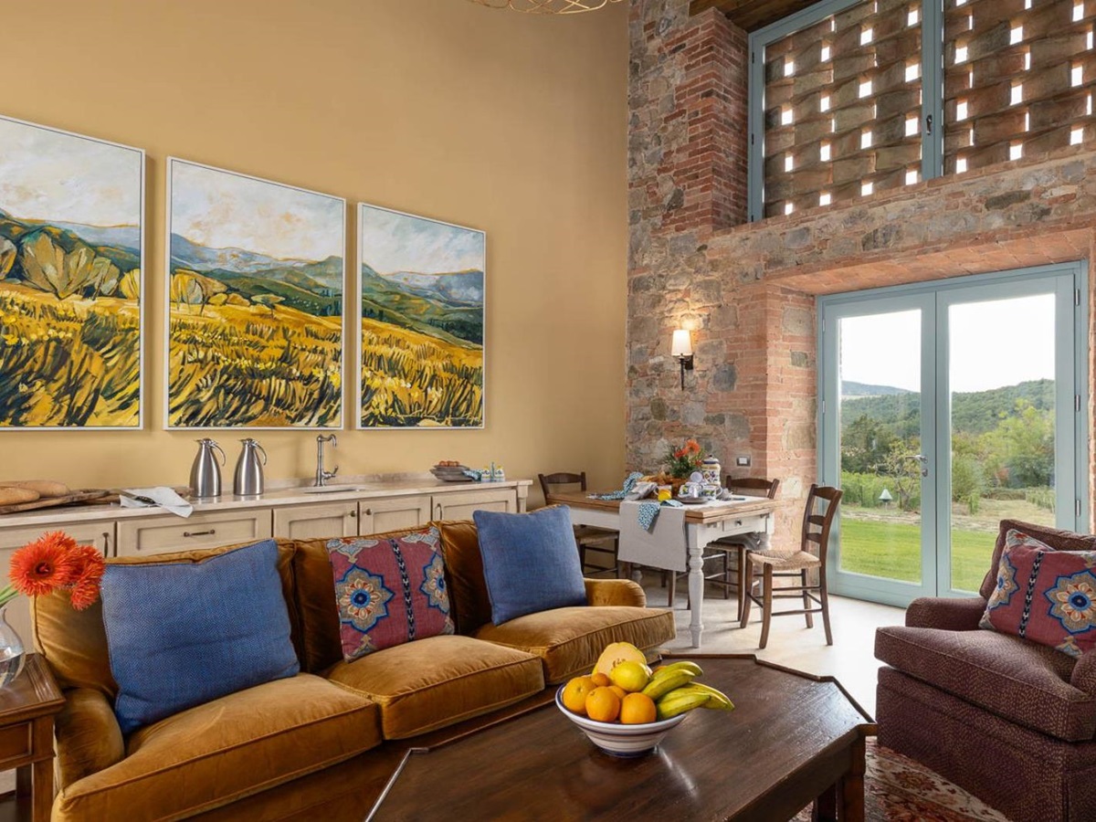 Villa-DElsa-Italy-Tuscany-Guest-Livingroom