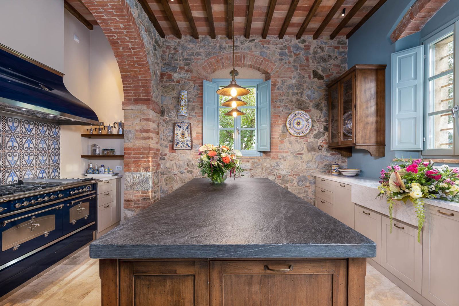 Villa-DElsa-Italy-Tuscany-Kitchen