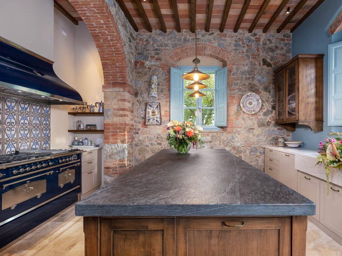 Villa-DElsa-Italy-Tuscany-Kitchen