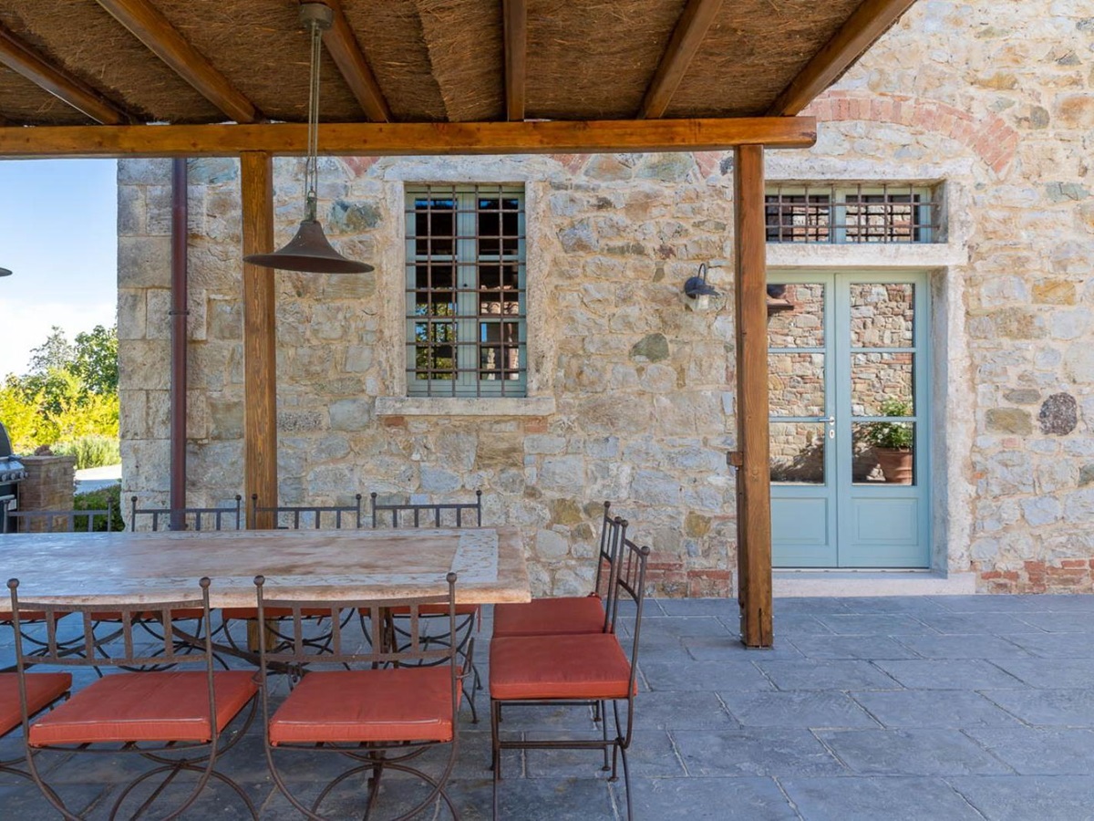 Villa-DElsa-Italy-Tuscany-Outside-Table