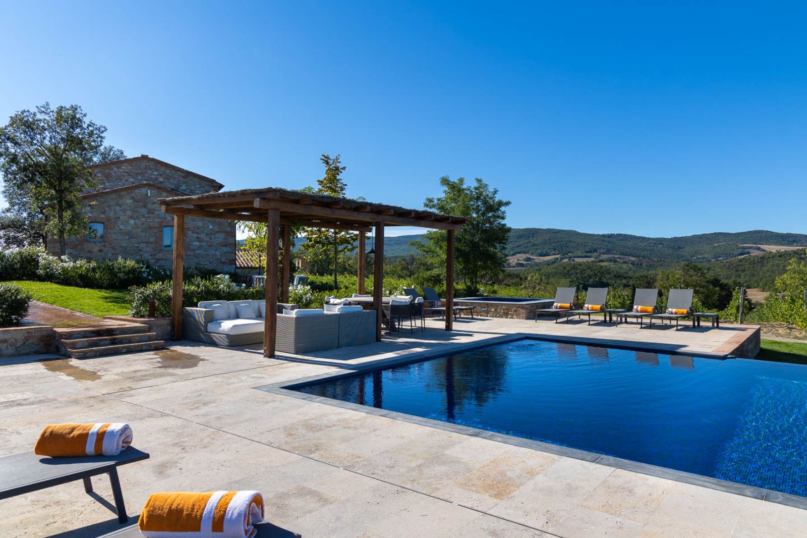 Villa-DElsa-Italy-Tuscany-Pool