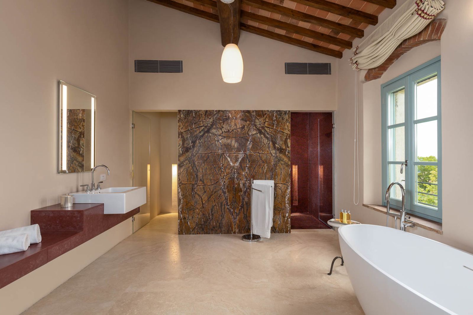 Villa-DElsa-Italy-Tuscany-Bathroom2