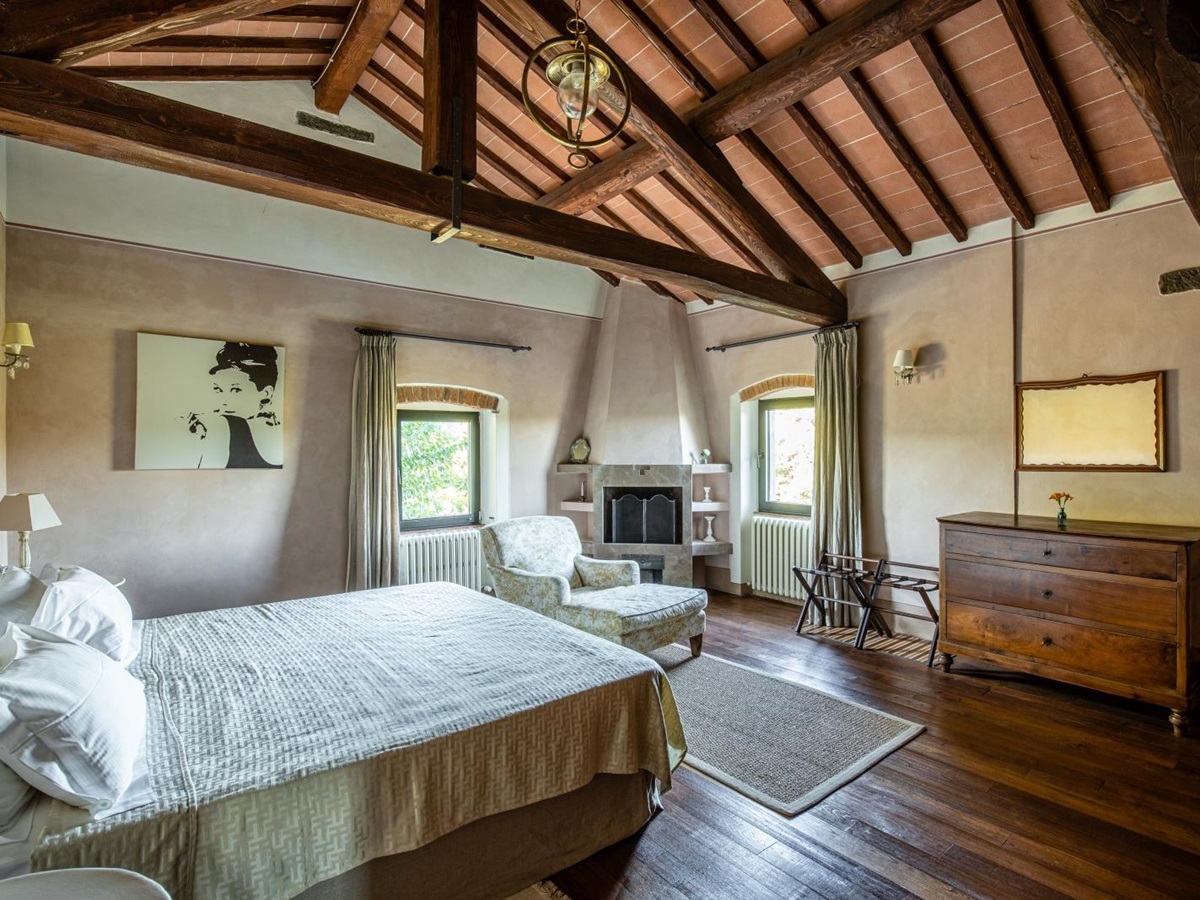 Bedroom at Villa Giuliana in Tuscany Italy