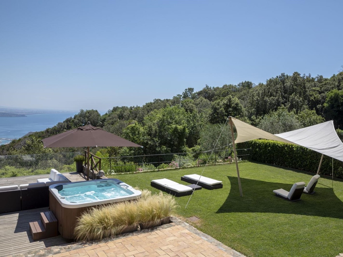 the garden at villa il golfo tuscany