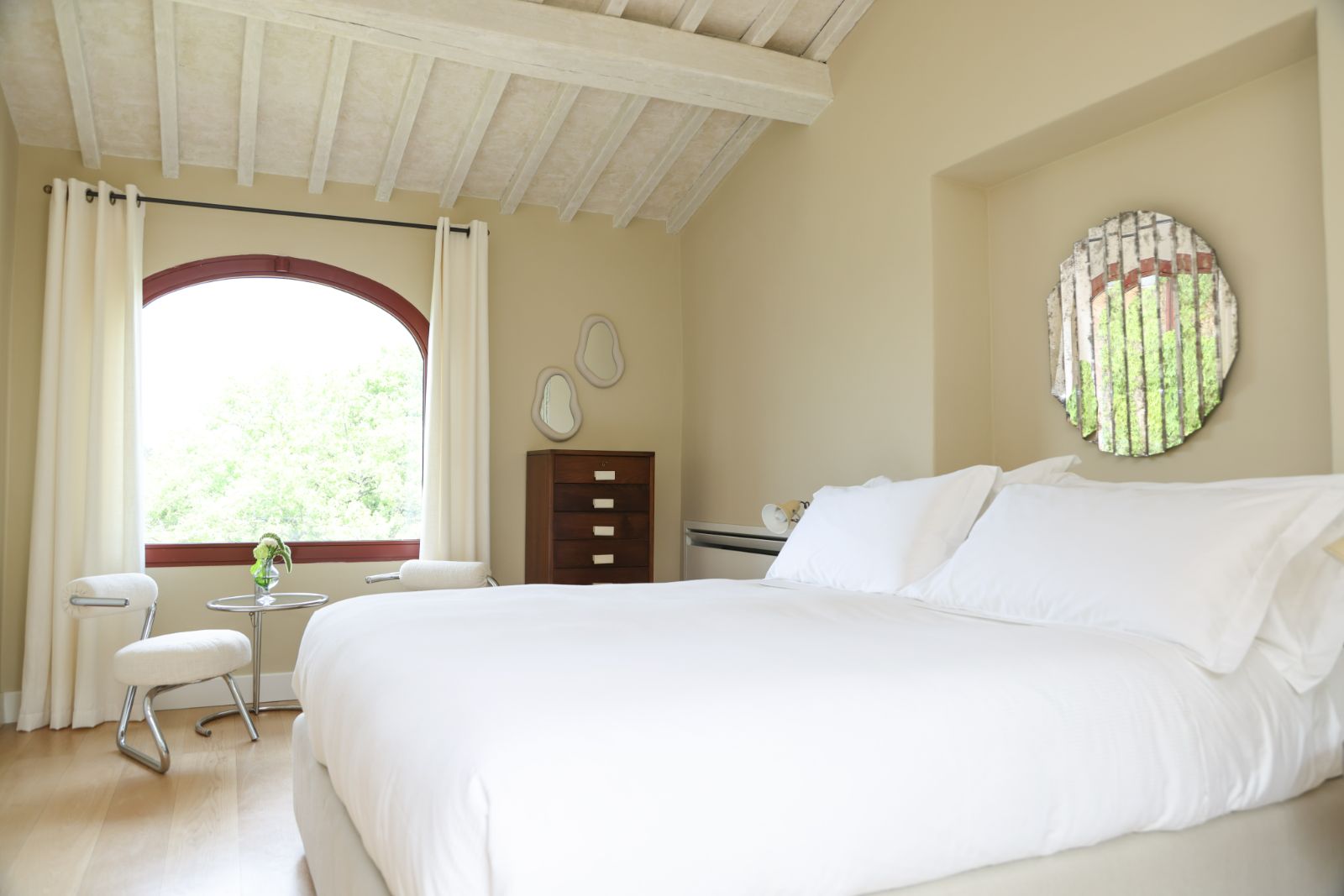 villa-il-santo-tuscany-bedroom-1