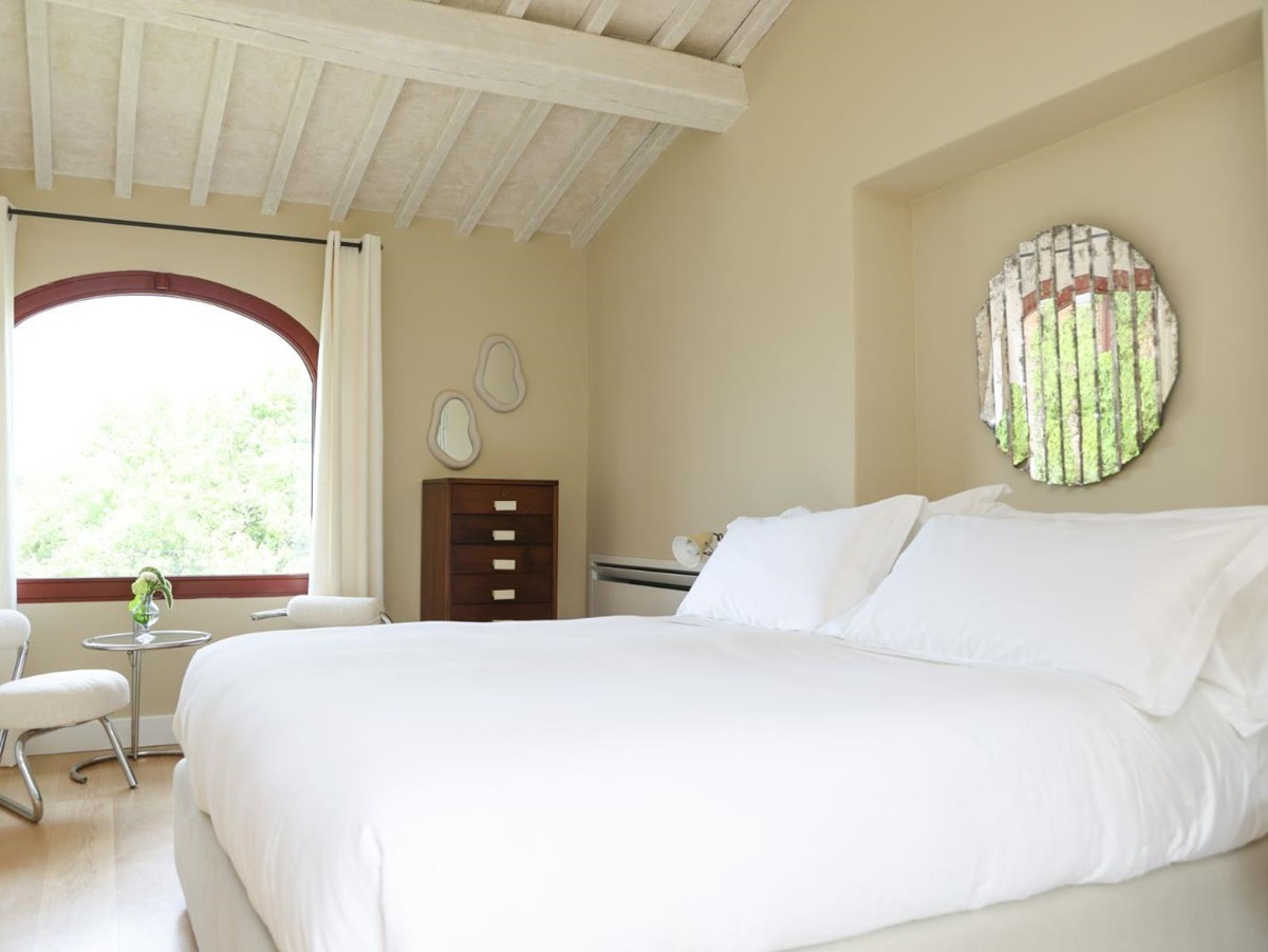 villa-il-santo-tuscany-bedroom-1