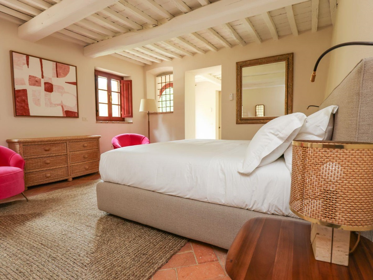villa-il-santo-tuscany-bedroom-4