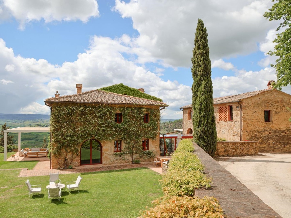 villa-il-santo-tuscany-exterior-1